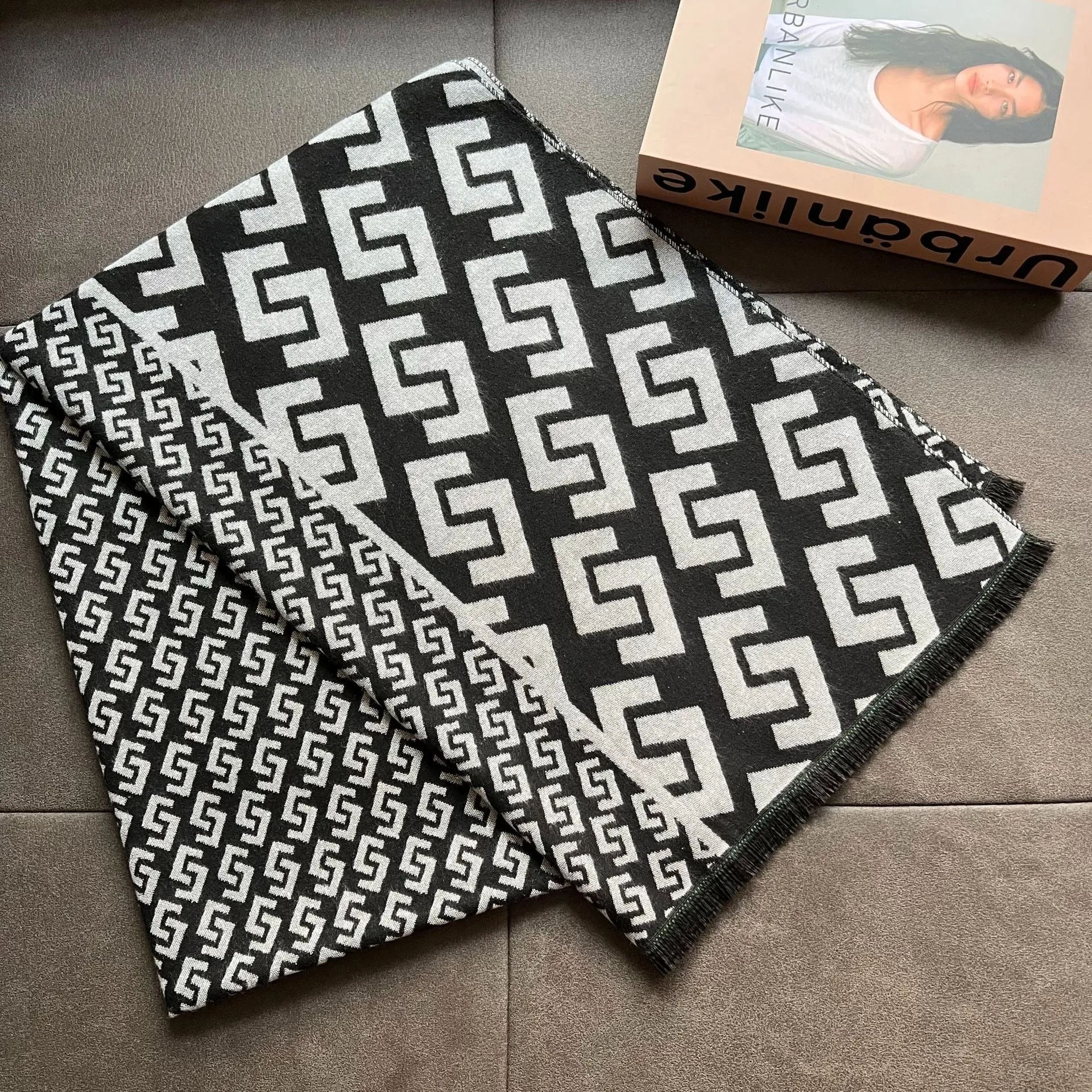 Women's Scarves 475434